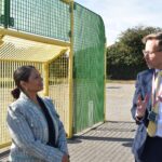 Discussing the layout of temporary classrooms with Thurstable head James Ketley